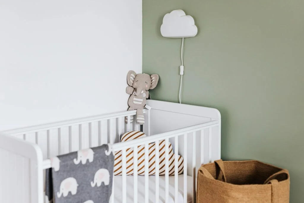 Read more about the article The Best Baby Cribs: Top 5 Picks for Safety, Style, and Comfort
